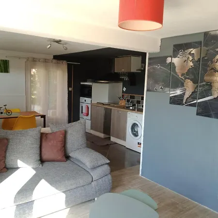 Bienvenue Chez Thom Apartment *